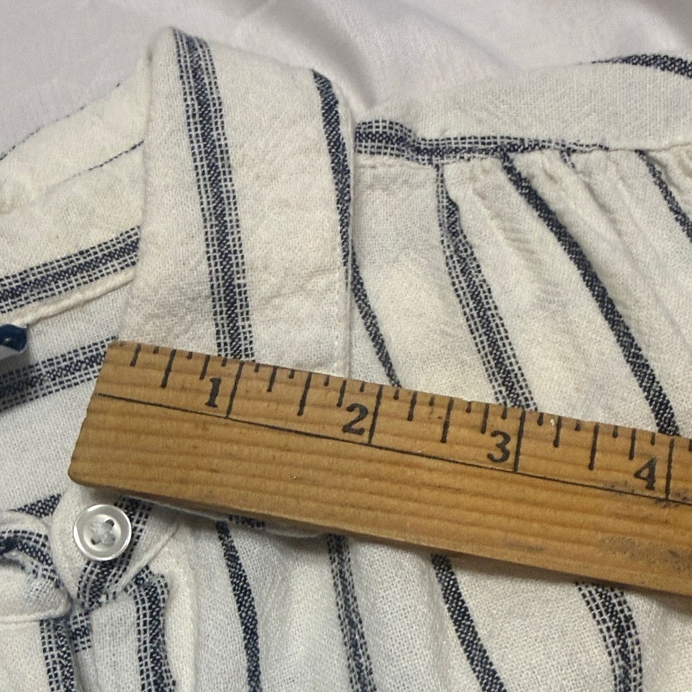 Old Navy White Short-Sleeve Button-Up Shirt with Black Stripes - Picture 9 of 12
